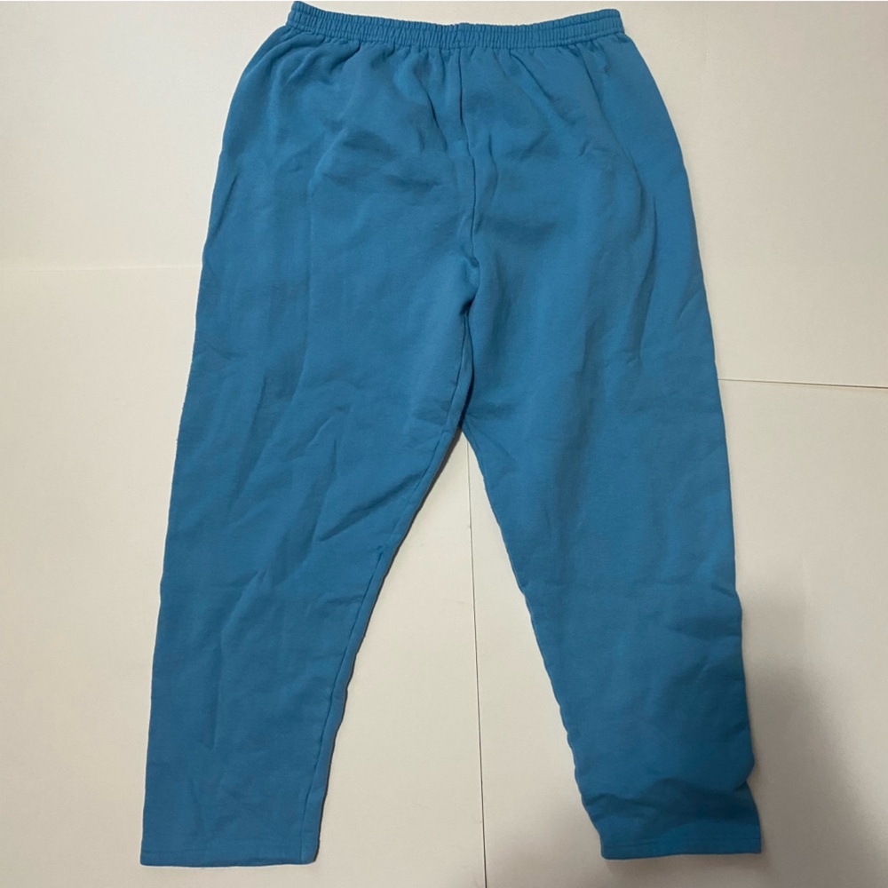 Blue Hanes sweats 🩵